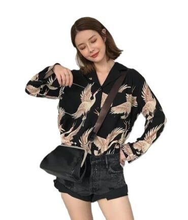 日本のプリントレディースシャツ、長袖、黒、鳥柄、2XLサイズ、着丈71cm